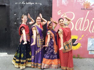 Spectacle-de-danse-folklorique-du-Gujarat-juin-2012